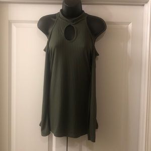Green pullover shoulder blouse